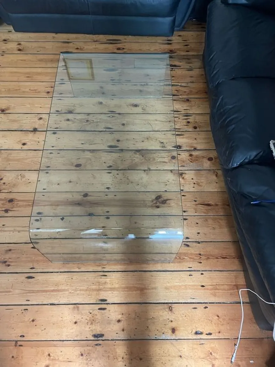 Curved Glass Table - Image 3