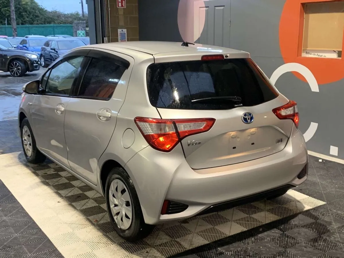Toyota Vitz Toyota Vitz 1.5 Hybrid Automatic / To - Image 4