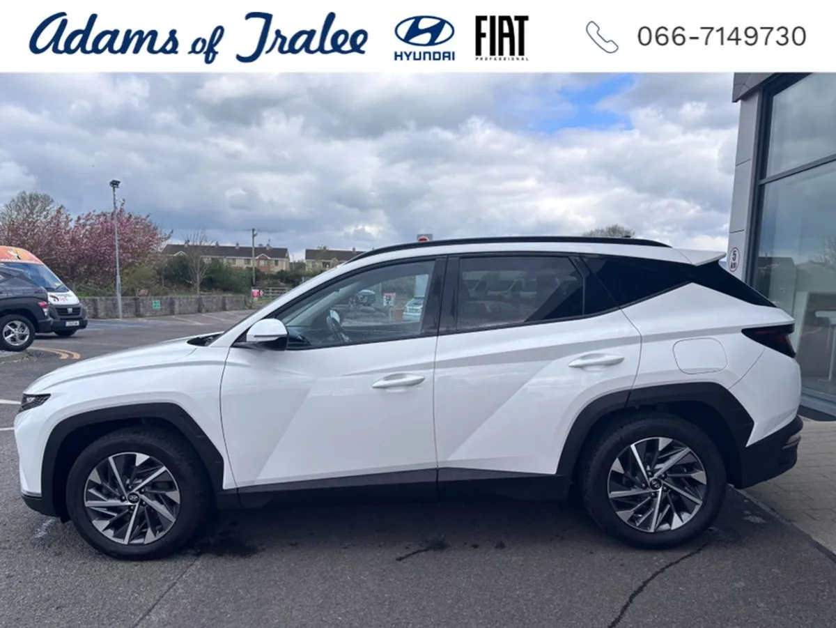 Hyundai Tucson Ix35 Executive 5DR - Image 2