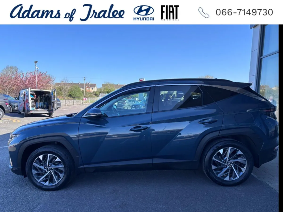 Hyundai Tucson Executive Plus 5DR - Image 2