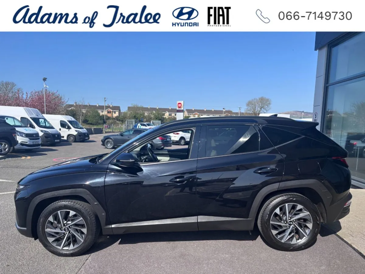 Hyundai Tucson Ix35 Executive 5DR - Image 2