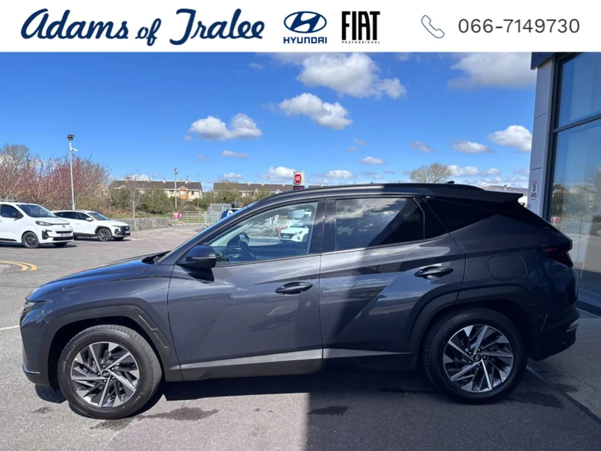 Hyundai Tucson Ix35 Executive 5DR - Image 2