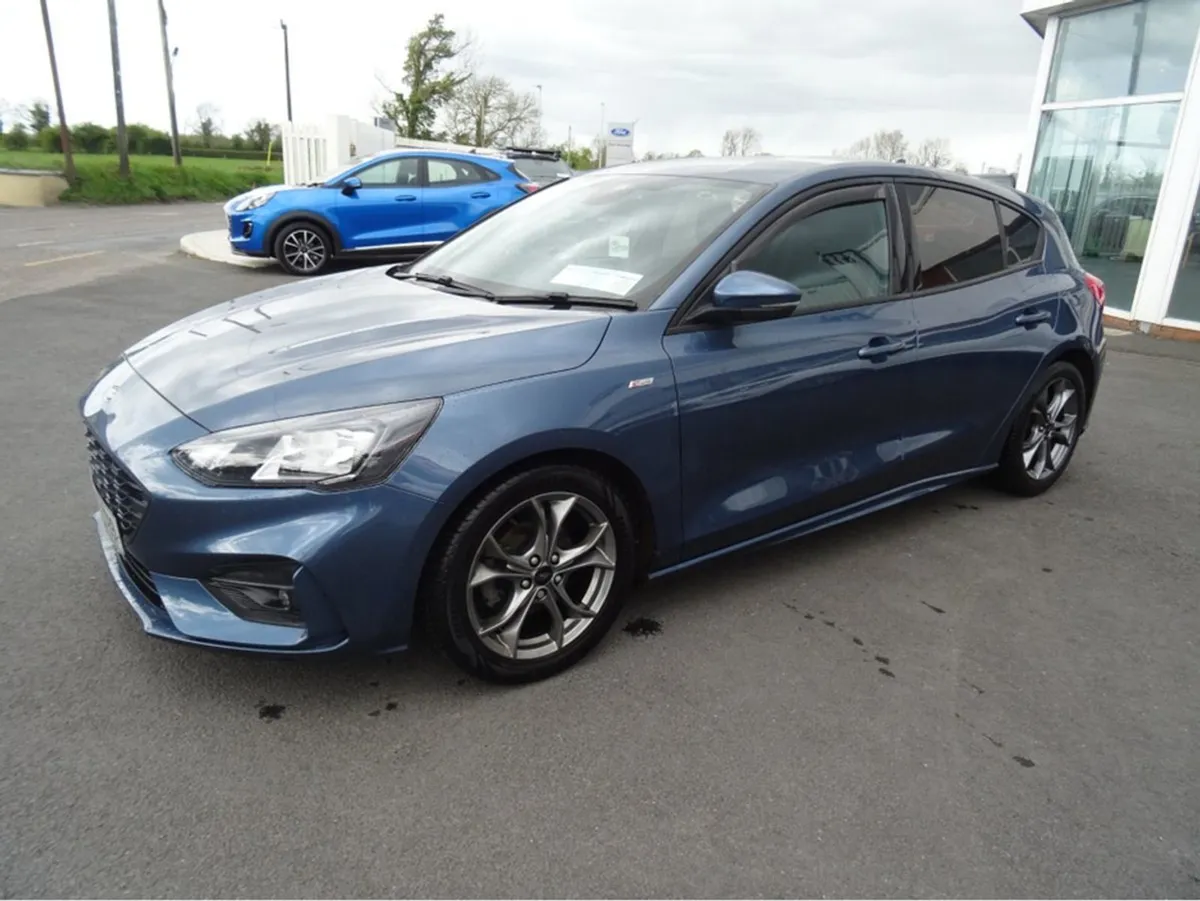 Ford Focus St-line 1.0 Ecoboost 125 125PS 4DR - Image 3