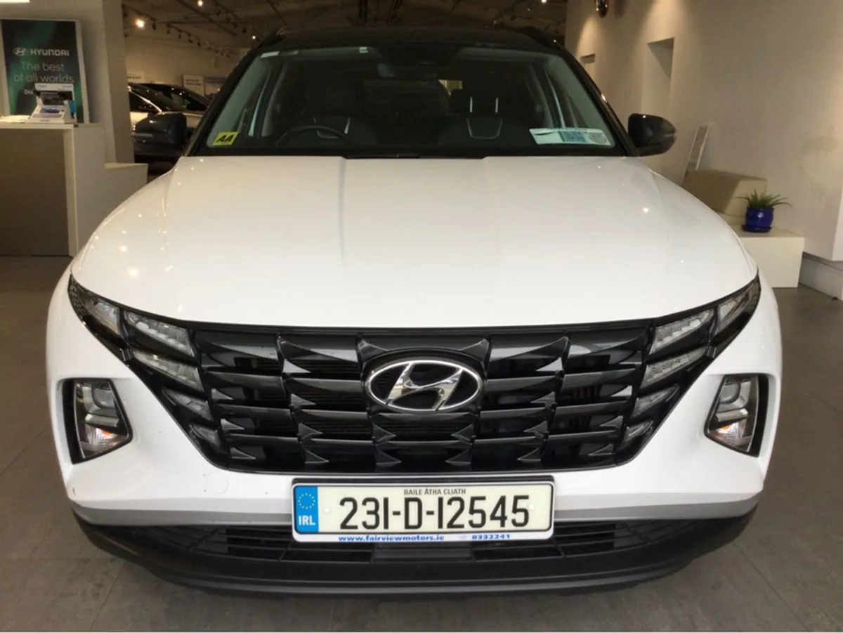 Hyundai Tucson Executive Plug IN Hybrid -two Tone - Image 3