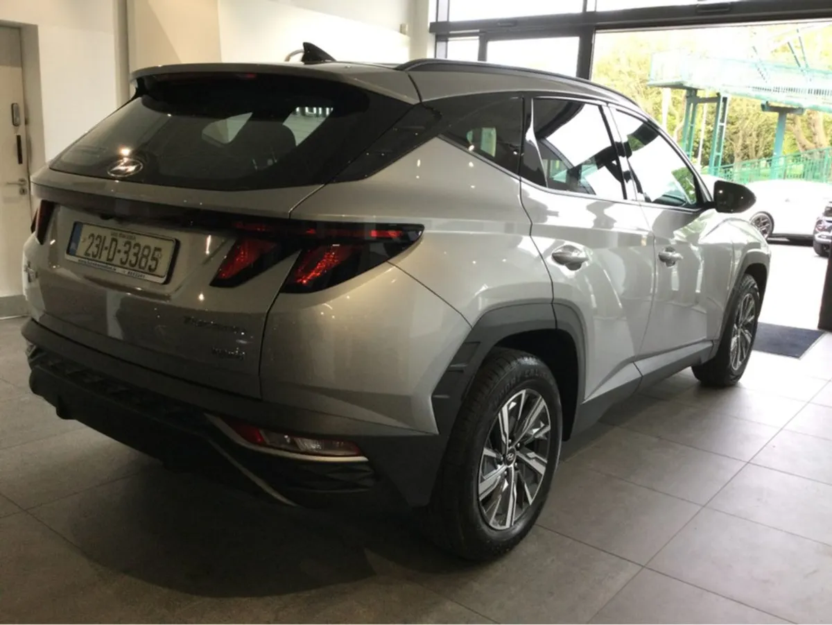 Hyundai Tucson Executive Hybrid - Image 2