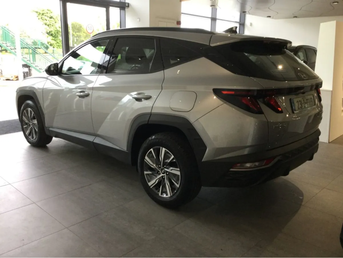 Hyundai Tucson Executive Hybrid - Image 3
