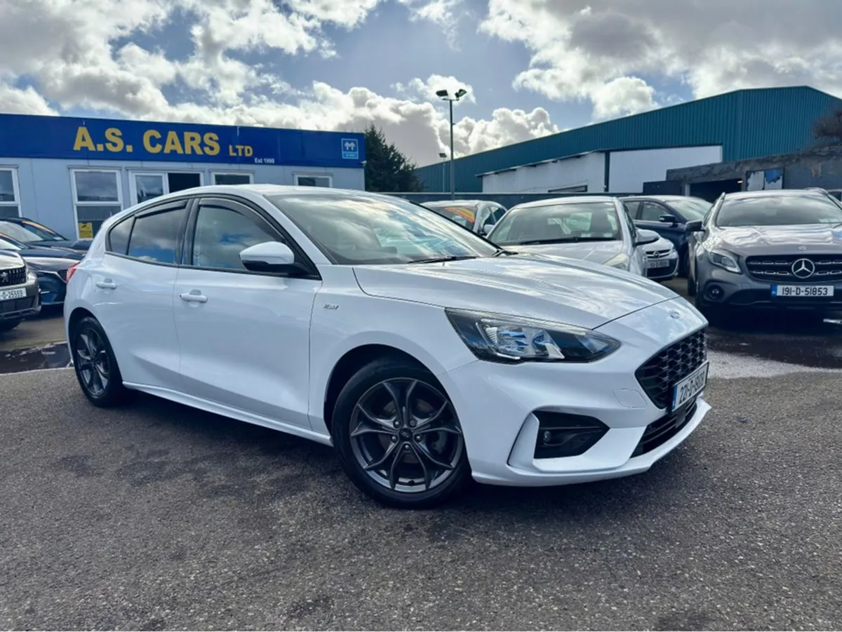 Ford Focus St-line Edition 5DR 1.0t Hybrid - Image 2