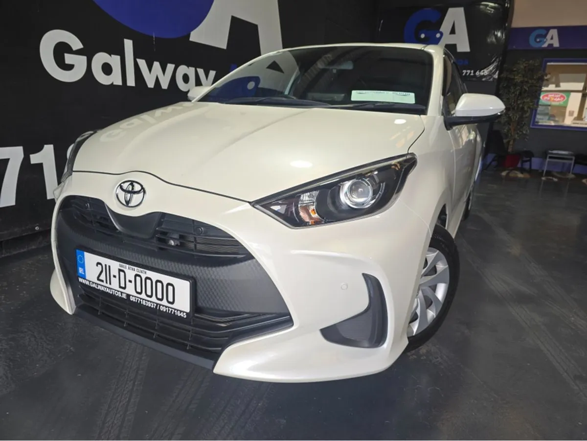 Toyota Yaris X 1.0 Automatic-67 Km-rr Camera- New - Image 1