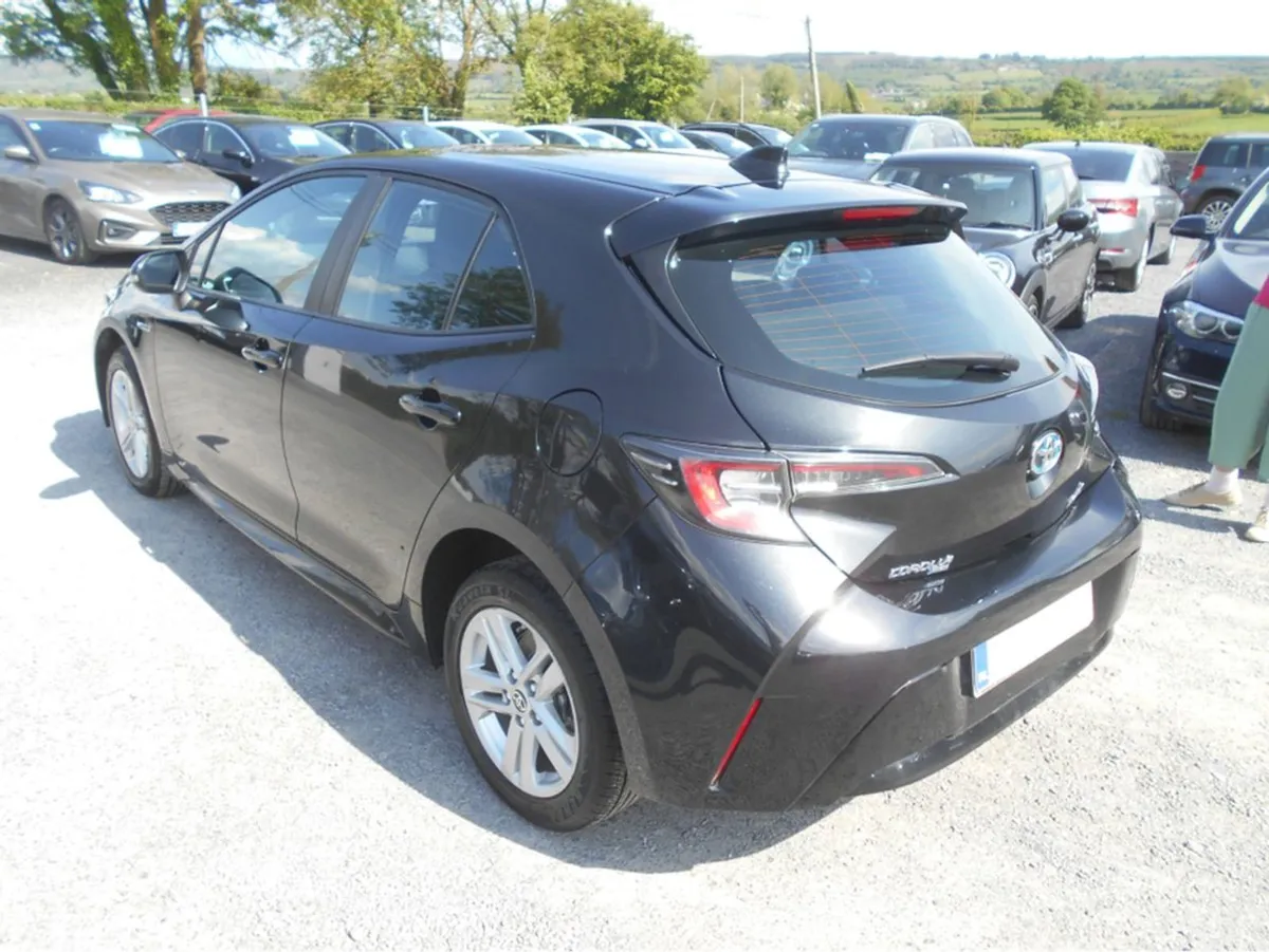 Toyota Corolla Hybrid Luna H/B Auto - Image 3