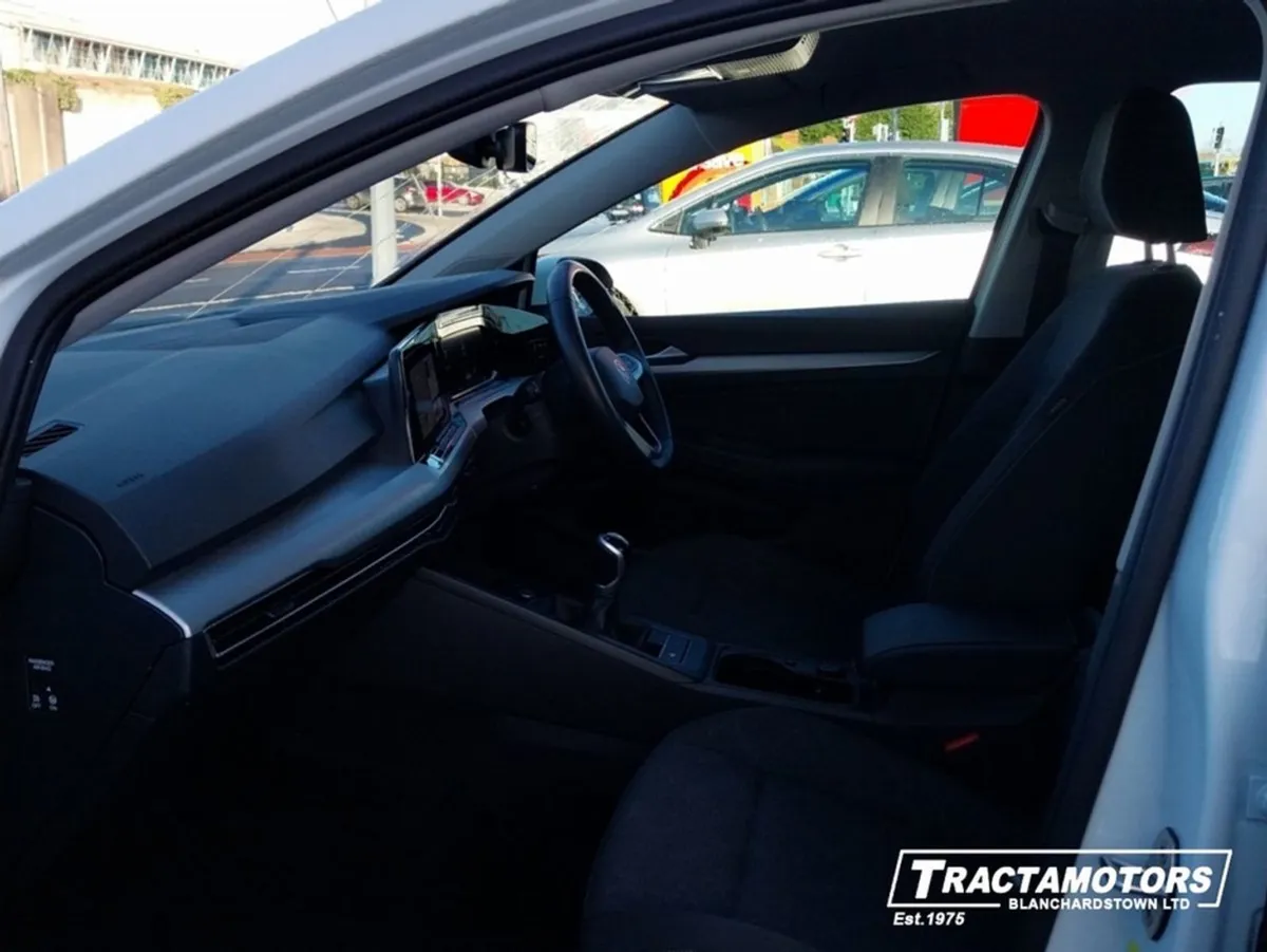 Volkswagen Golf Life 1.0 TSI 110HP 5DR - Image 4