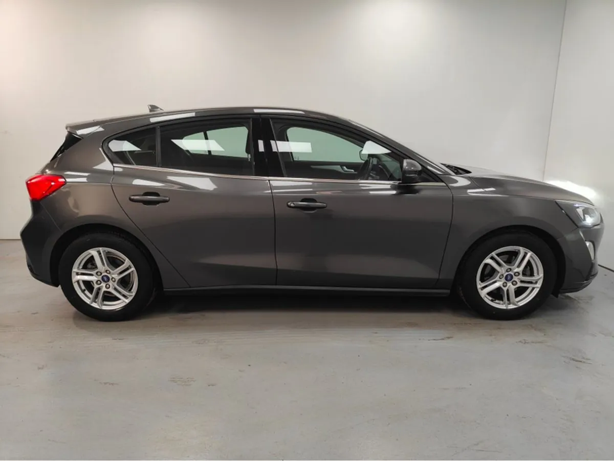 Ford Focus Zetec Edition 1.5 Hatchback 1.5l Ecobl - Image 4