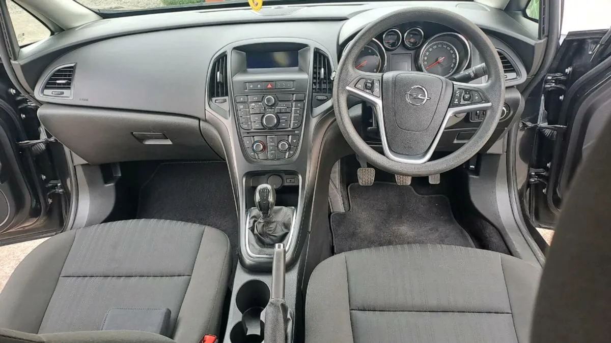 2015 Opel Astra 1.4 Petrol ~Low Mileage~ - Image 3
