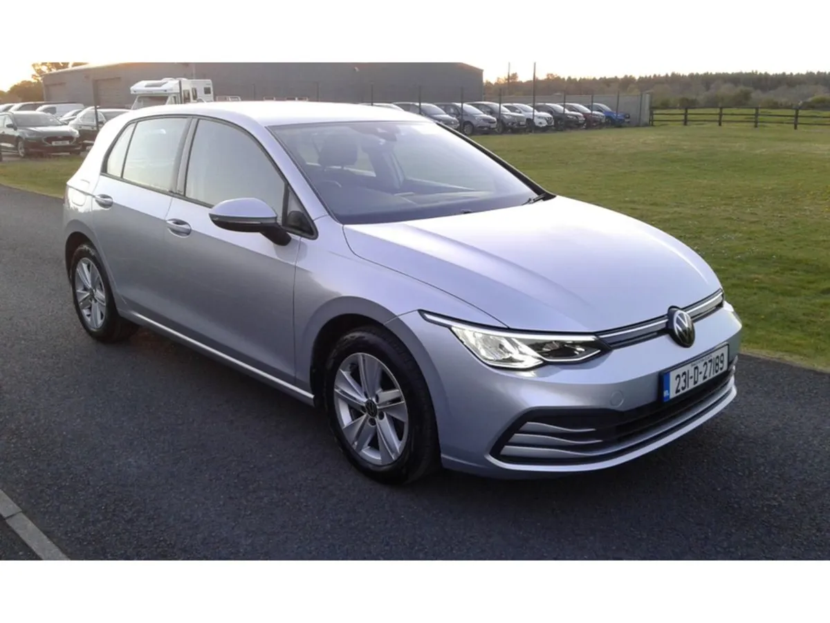 Volkswagen Golf Life 2.0 TDI 115HP 5DR - Image 1
