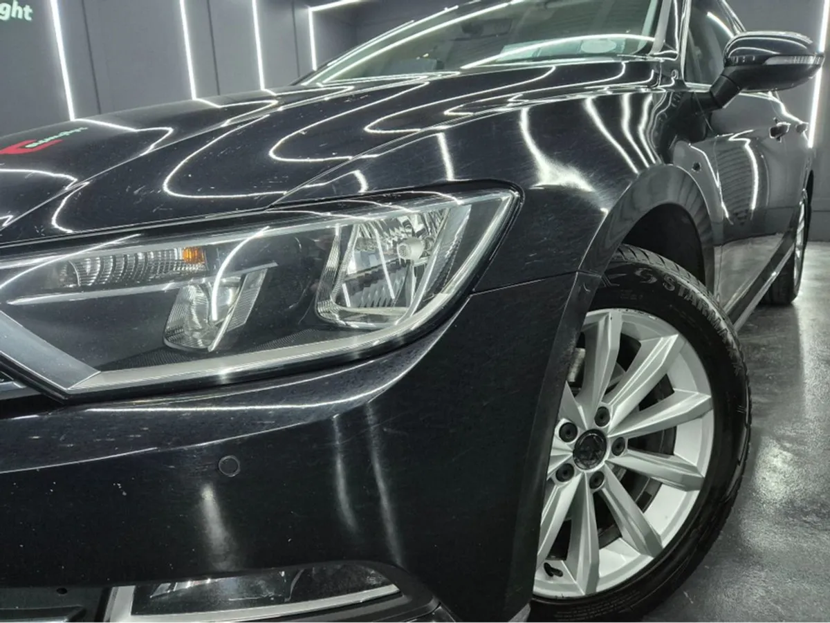 Volkswagen Passat Highline 2.0 TDI D6F 150HP 4DR - Image 3
