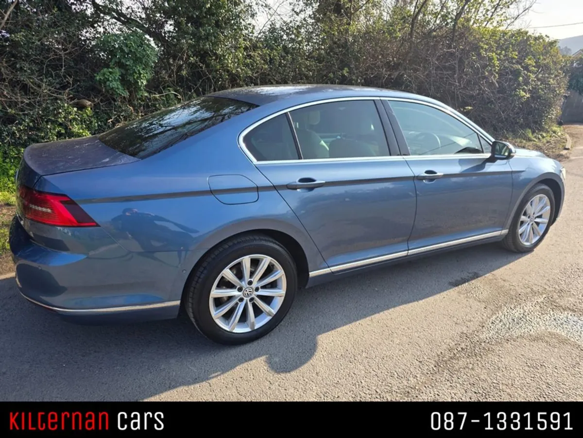 Volkswagen Passat Highline 2.0 TDI Manual 6speed - Image 4