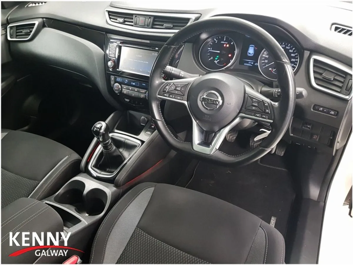 Nissan QASHQAI  deposit Taken  1.5 SV 18 4DR - Image 2