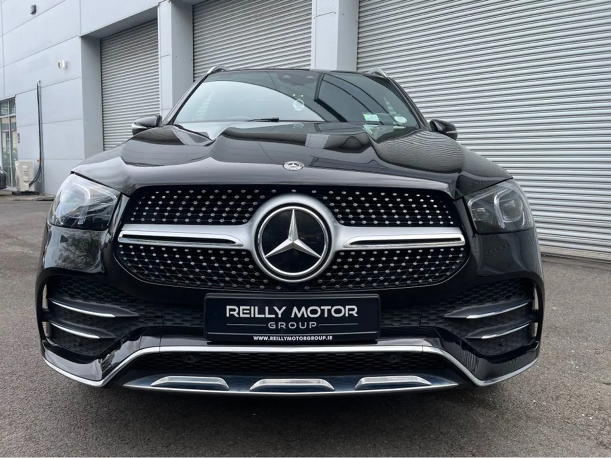 Mercedes-Benz GLE-Class 300D AMG Line 4matic 7sea - Image 2