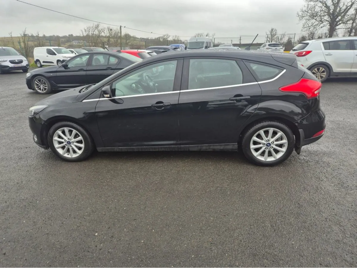 Ford Focus Titanium 1.5 TD 95ps 6speed 4DR - Image 2