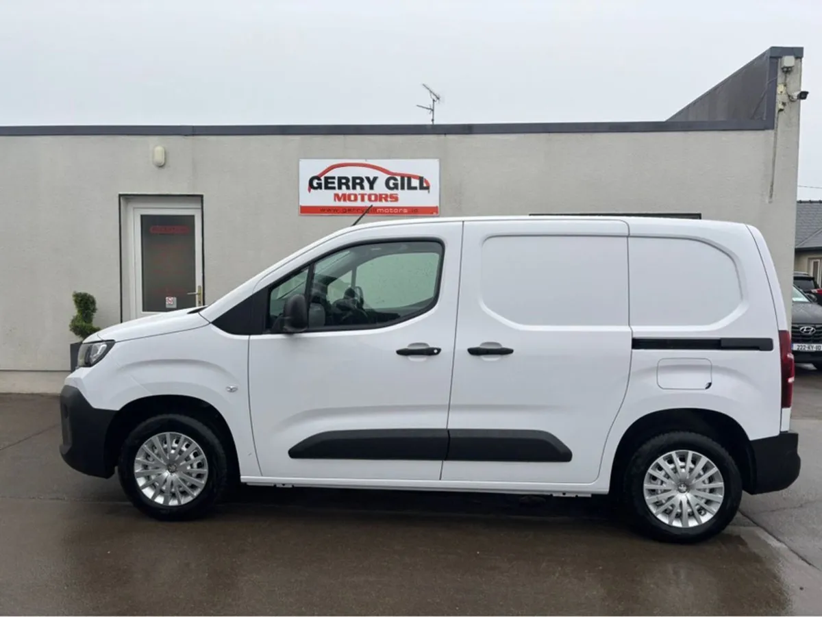 Peugeot Partner PRO Plus 1.5 HDI 100BHP - Image 4