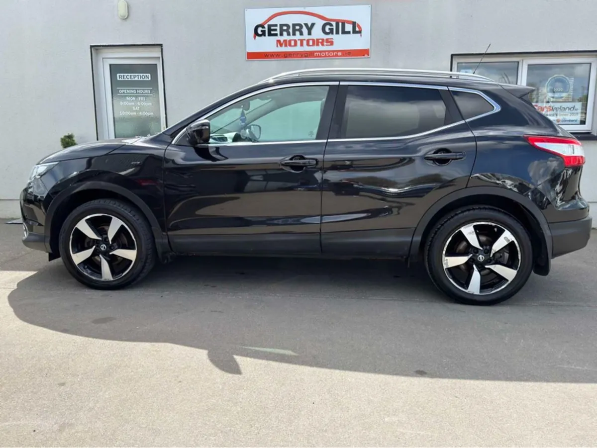 Nissan QASHQAI 1.5 SV Premium  pan Roof  Heated S - Image 4