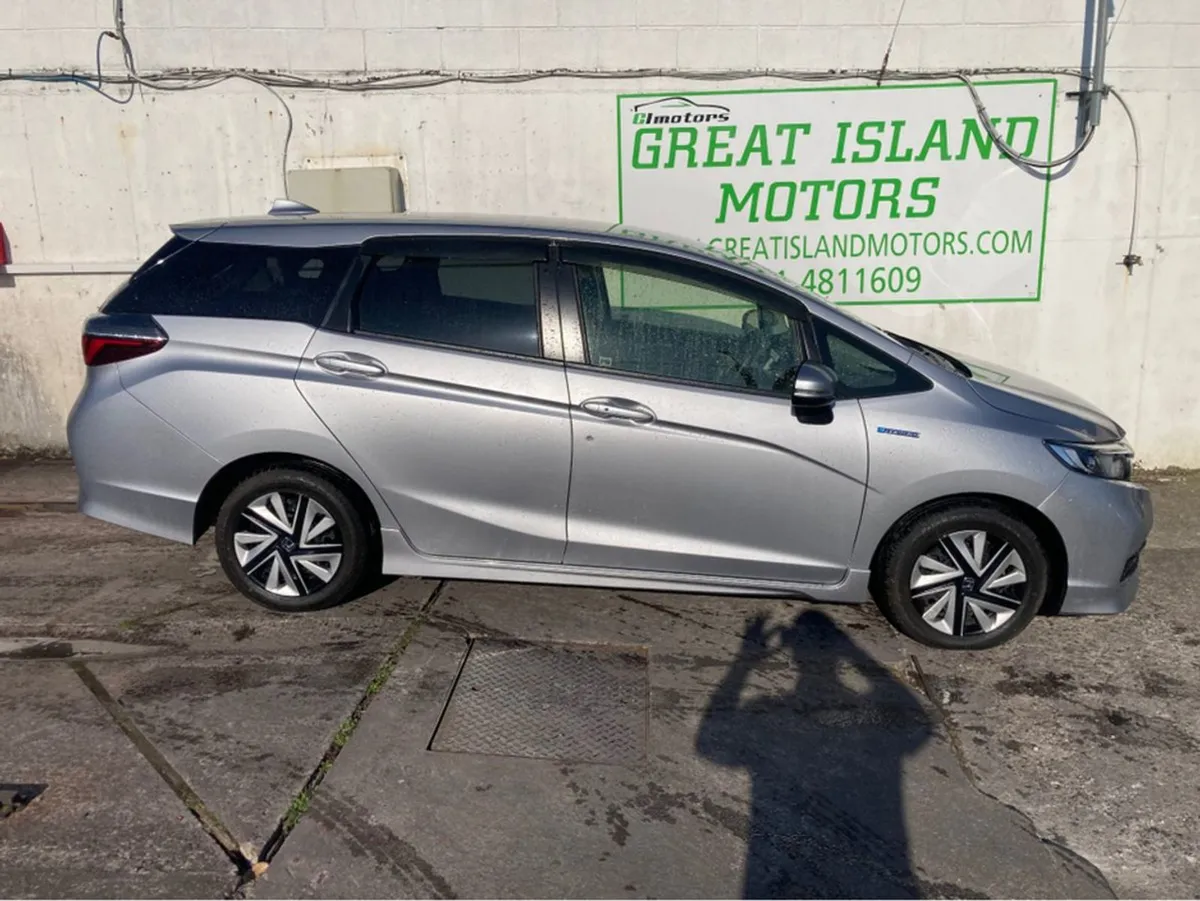 Honda Shuttle 1.5 Petrol Hybrid Automatic - Image 4