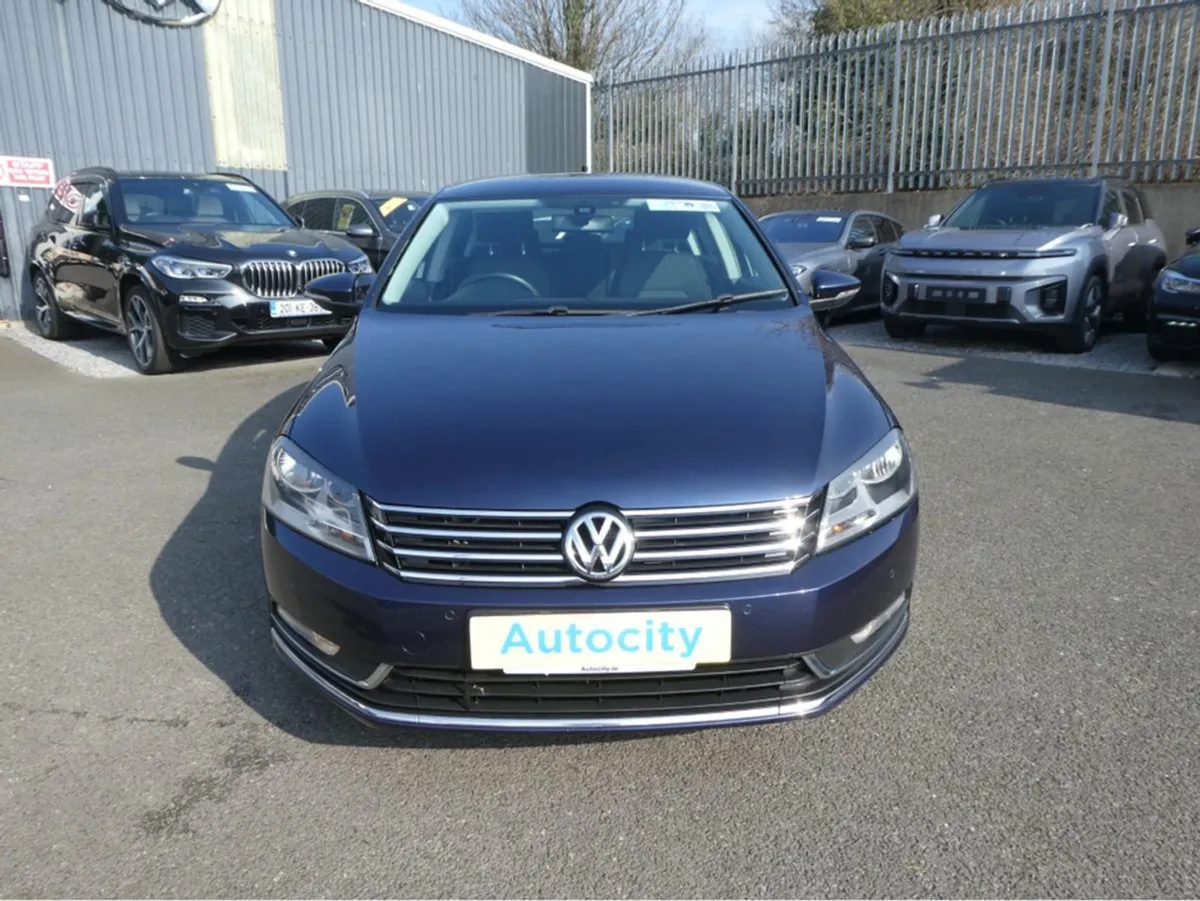 Volkswagen Passat CL TDI Manual FWD Bluemotion - Image 2