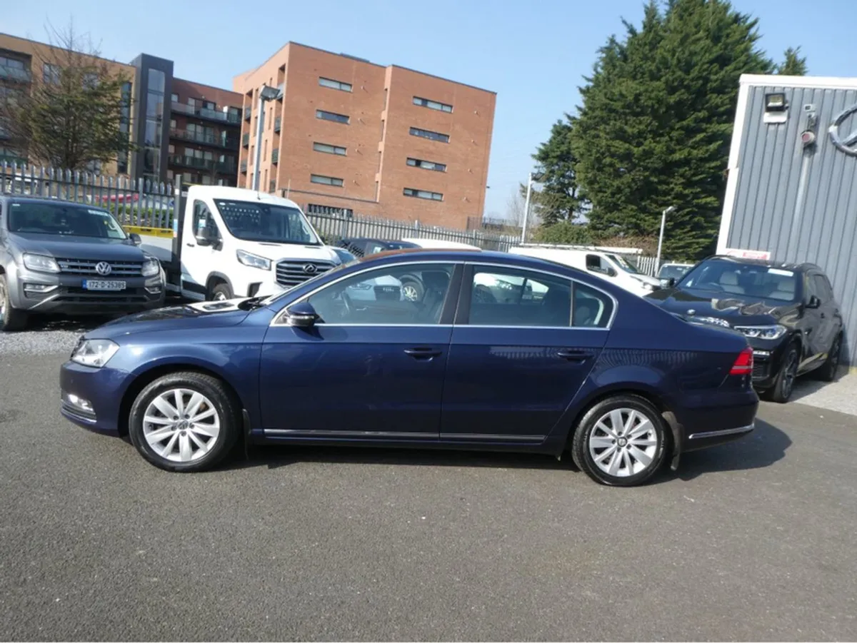 Volkswagen Passat CL TDI Manual FWD Bluemotion - Image 4
