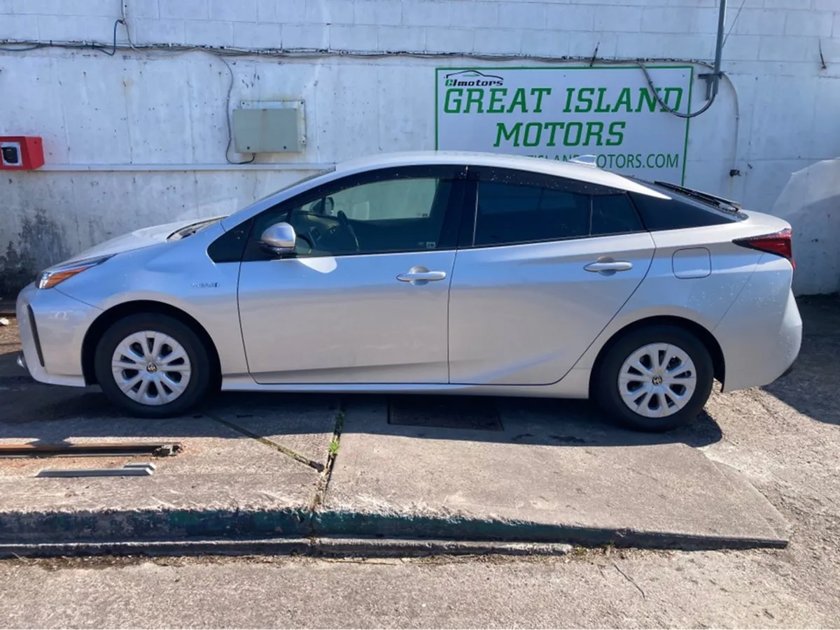 Toyota Prius 1.8i Petrol Hybrid Automatic - Image 4