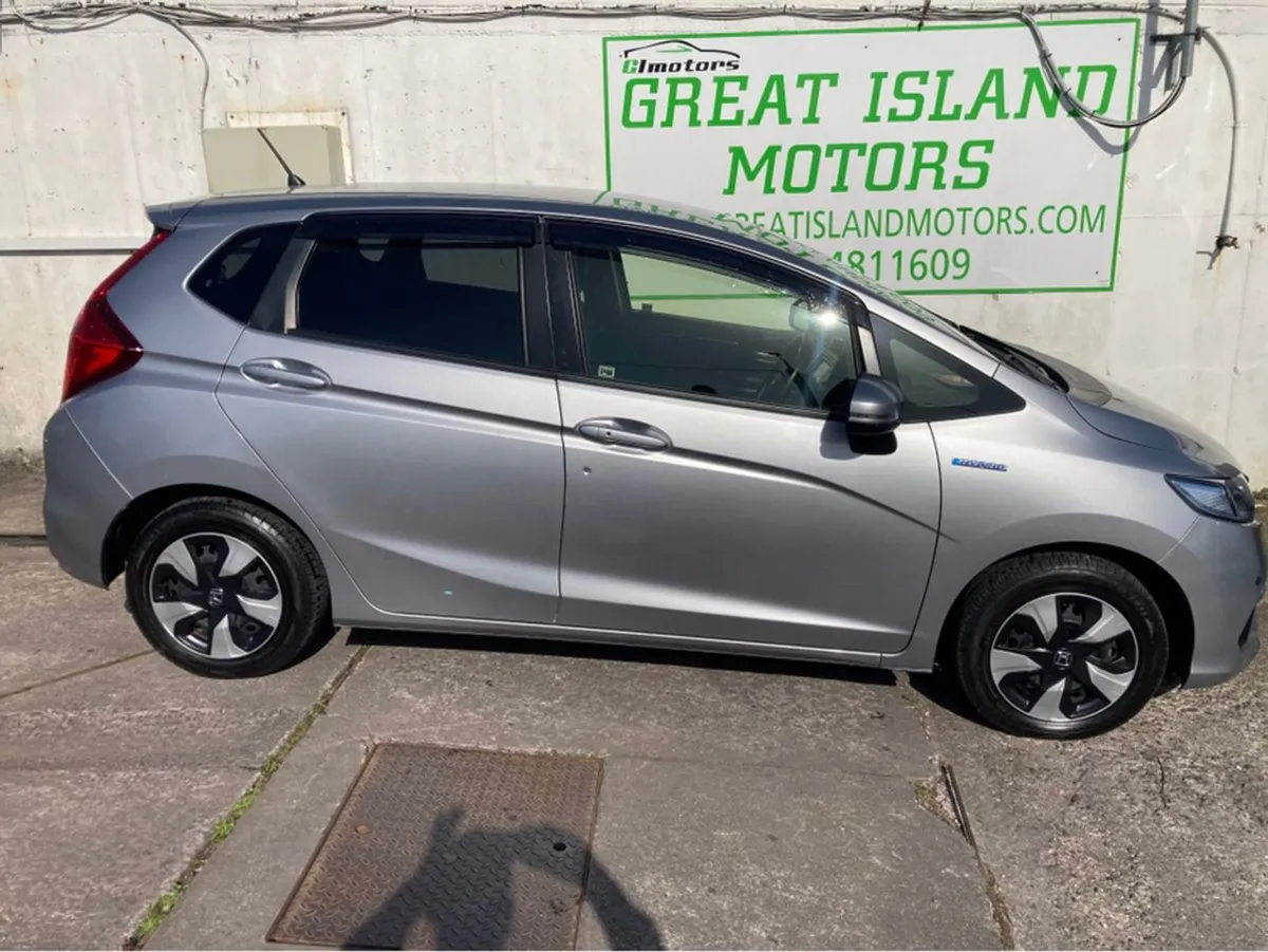 Honda Fit 1.5 Petrol Hybrid Automatic - Image 4