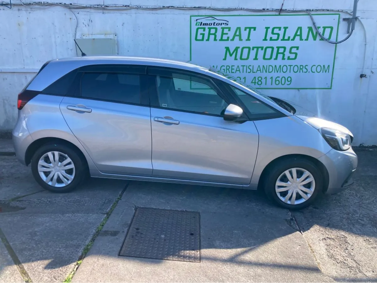 Honda Fit 1.5 Petrol Hybrid Automatic - Image 4