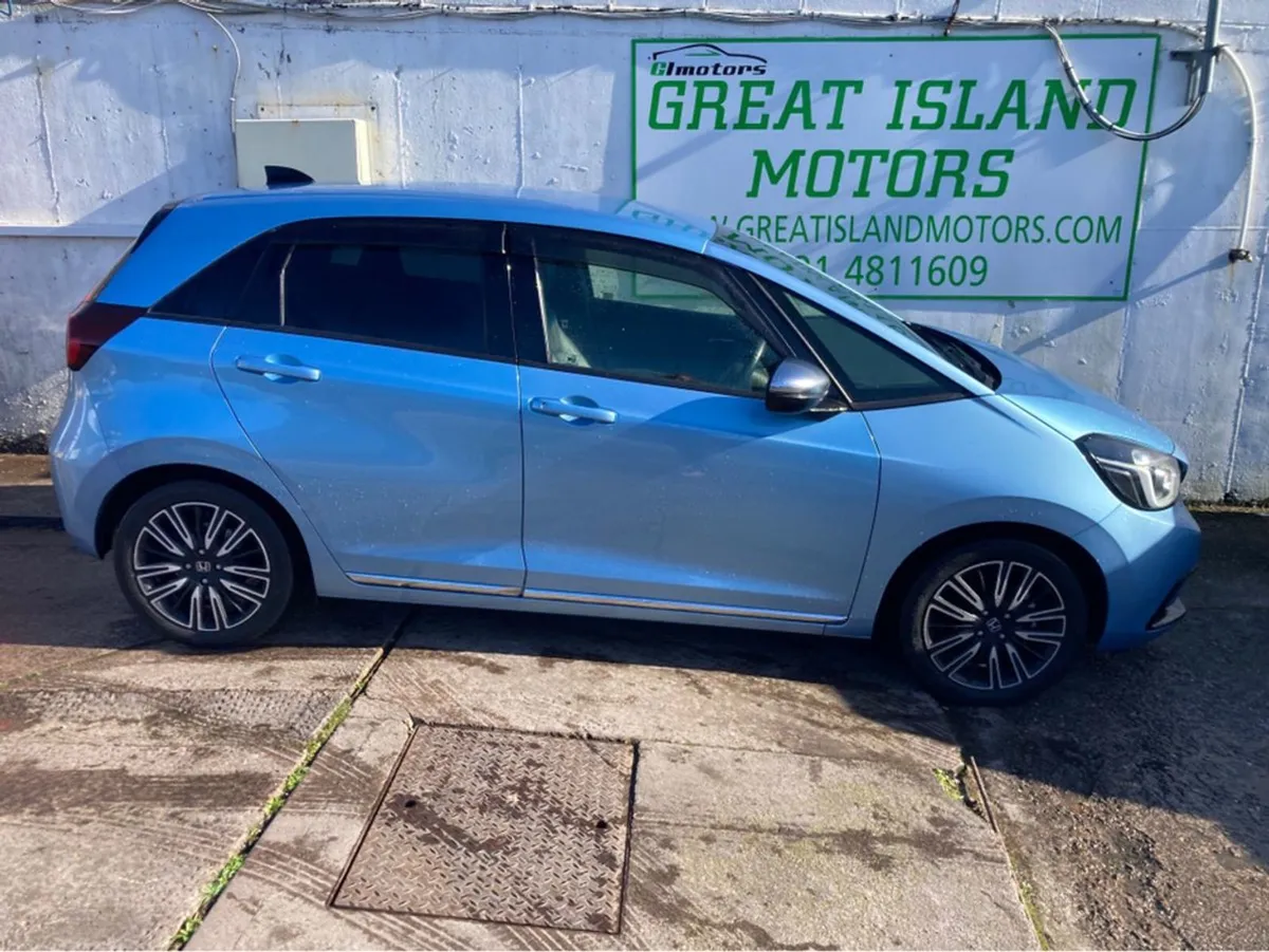Honda Fit 1.5i Petrol Hybrid Luxe Model Automatic - Image 4
