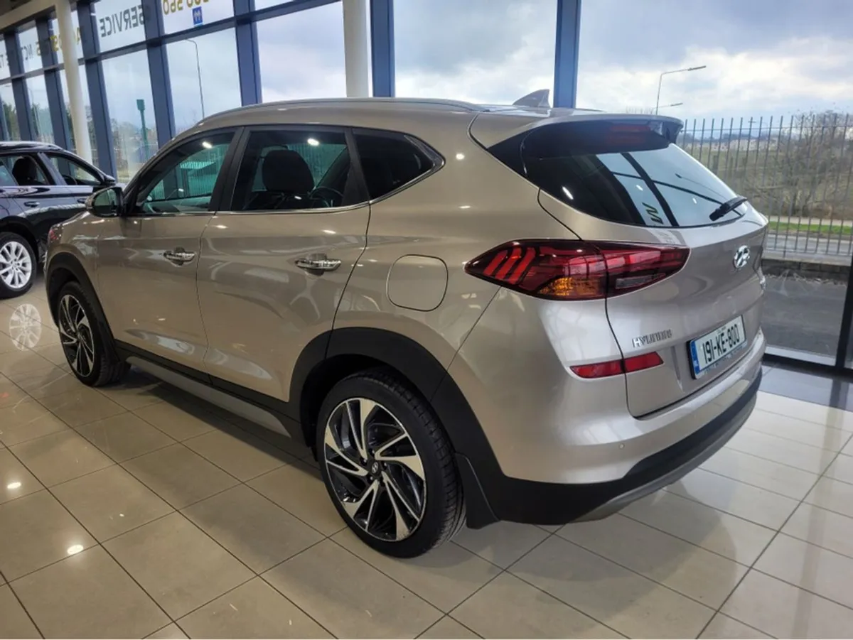 Hyundai Tucson Executive Plus 5DR - Image 3