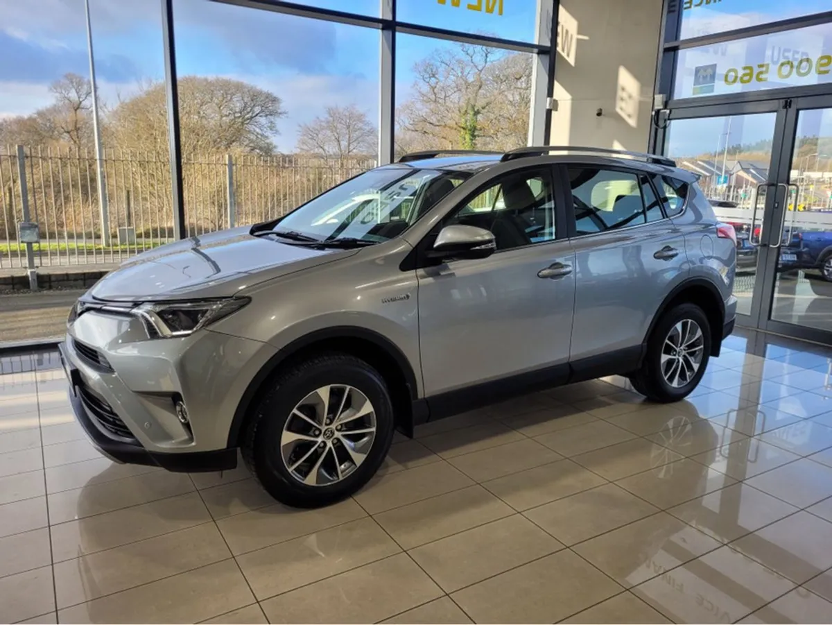 Toyota Rav4 Hybrid Luna Sport Auto - Image 1
