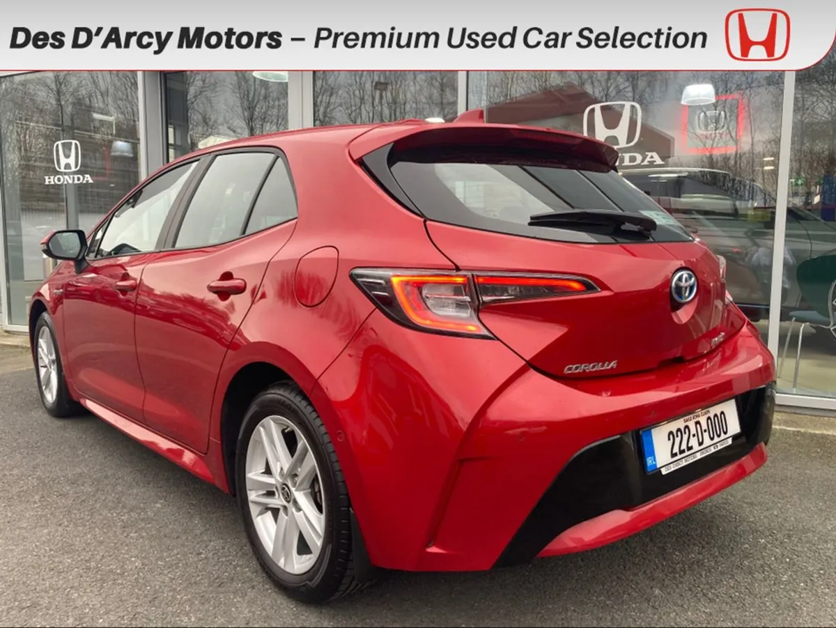 Toyota Corolla Hybrid Icon Tech HEV CVT - Image 2