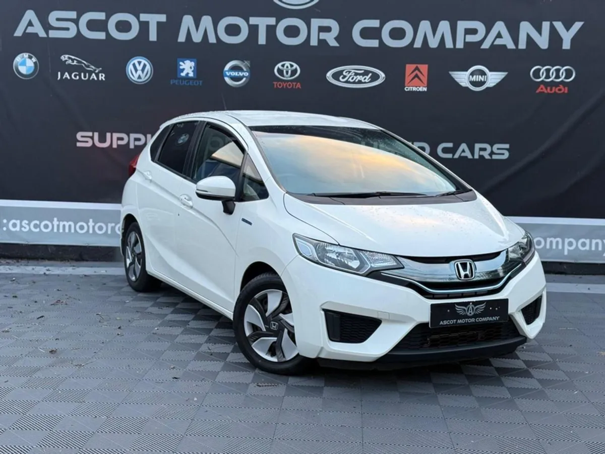 Honda Fit Honda fit Hybrid 2015 - Image 1