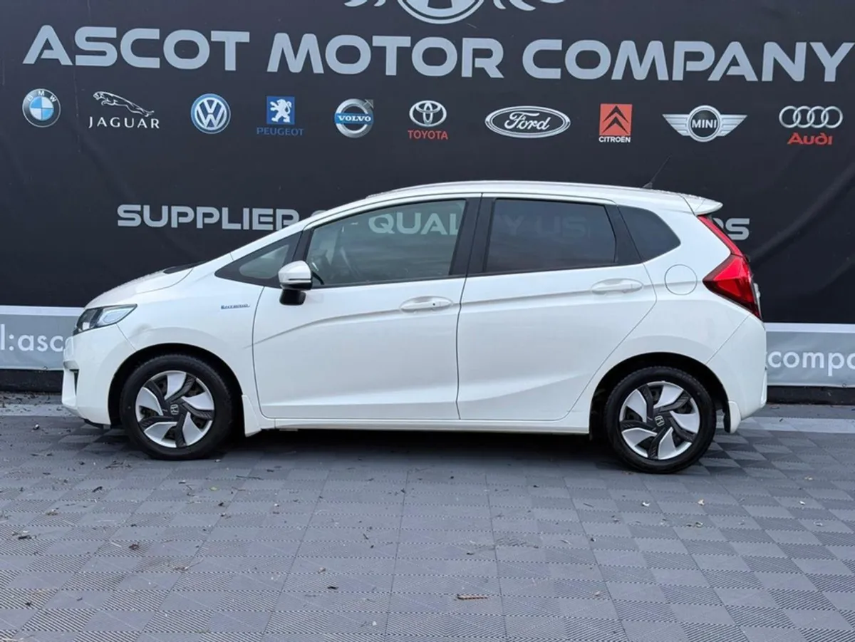 Honda Fit Honda fit Hybrid 2015 - Image 4