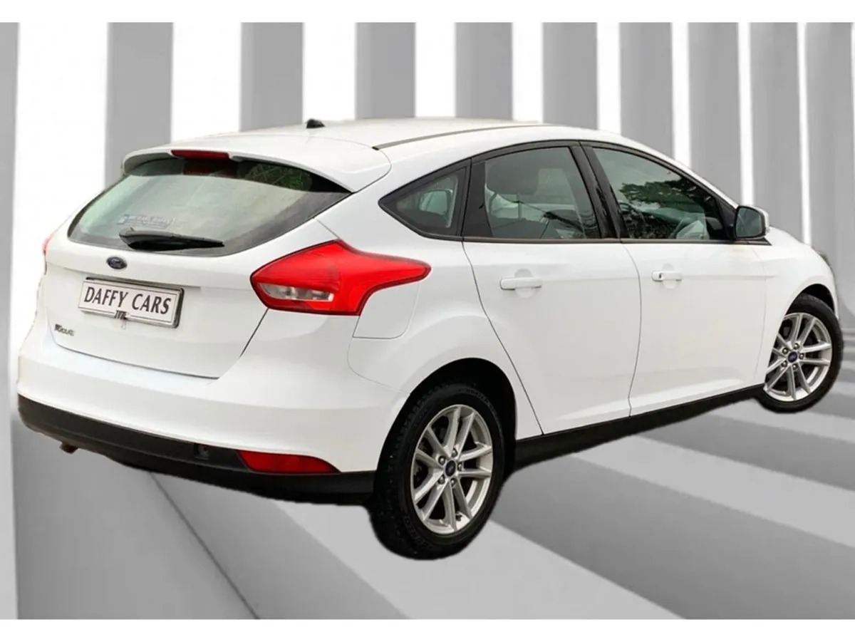 Ford Focus Style 1.5 TD 120PS Power Powershift - Image 4
