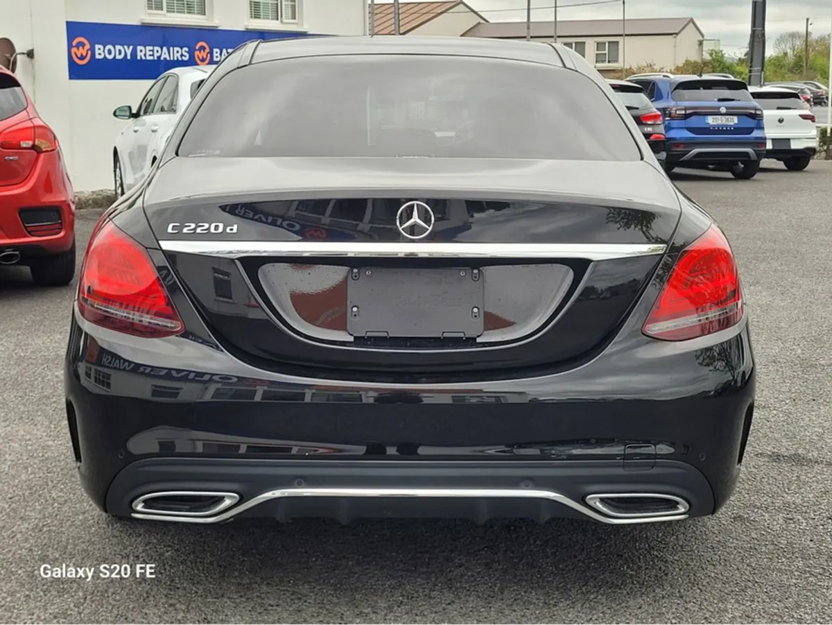 Mercedes-Benz C-Class C220d AMG Line Premium Plus - Image 4