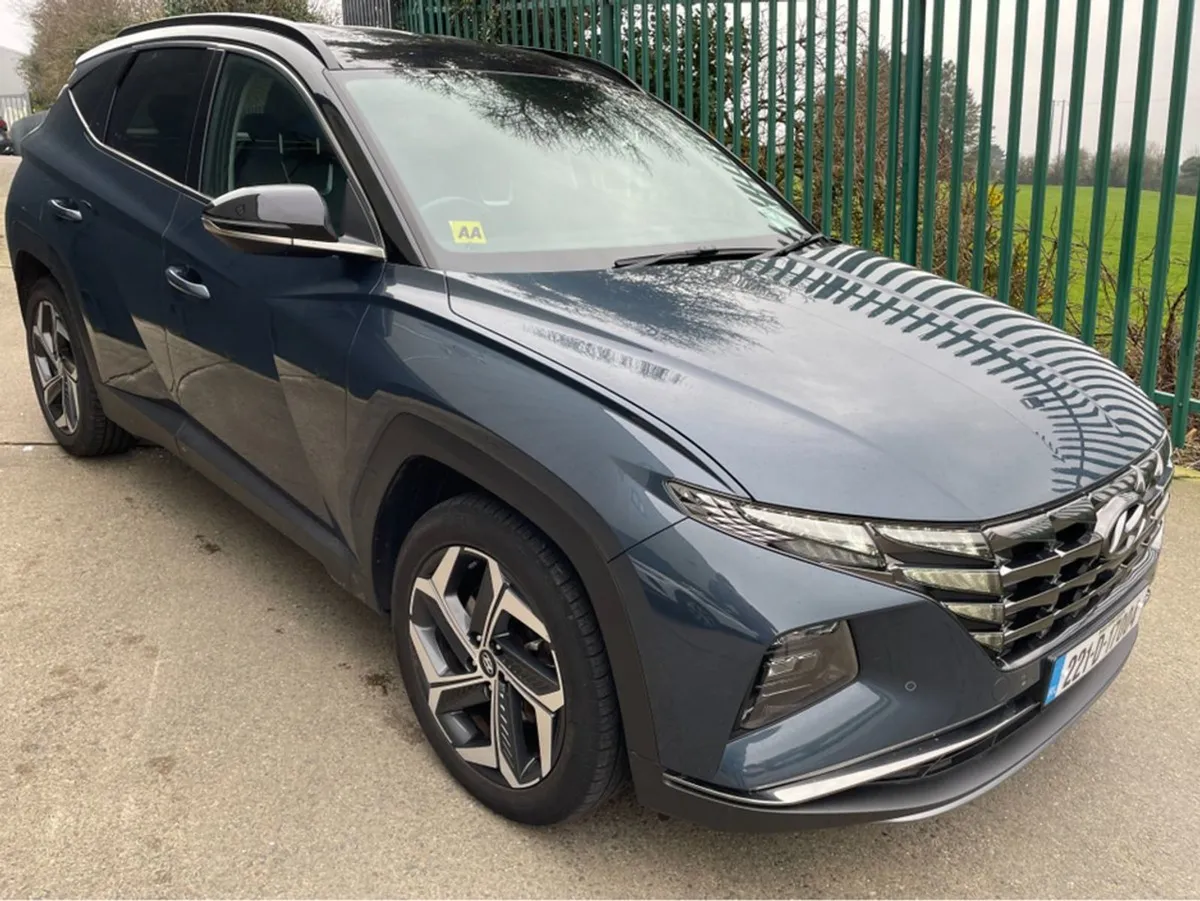 Hyundai Tucson Executive Plus 2tone HEV Auto Hybr - Image 2