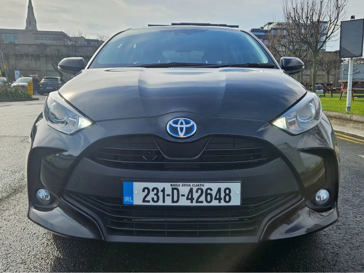 Toyota Yaris 1.5 Hybrid Luna 4DR Auto - Image 2