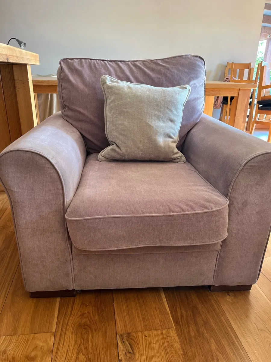 Arm chair - Image 1