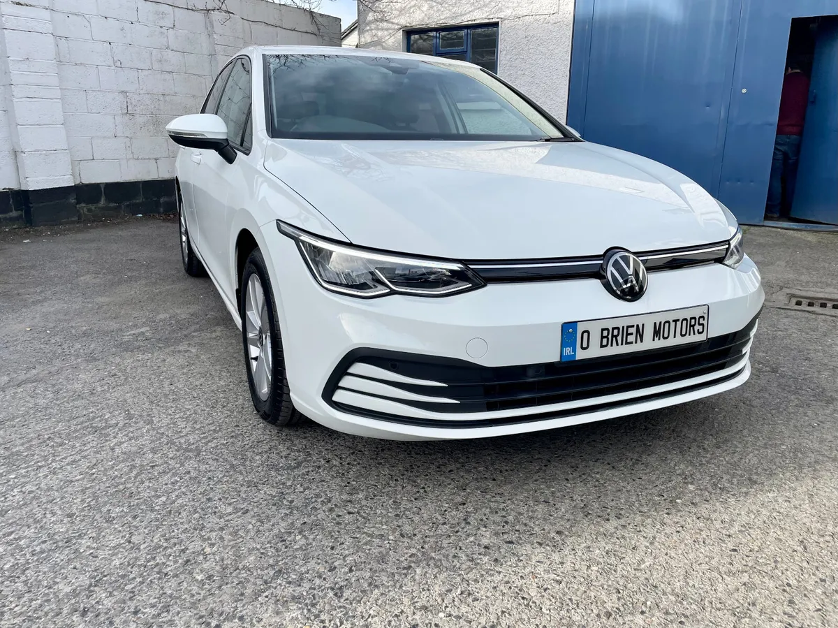 Volkswagen Golf Life 2.0TDI 115PS Hatchback,2023 - Image 1