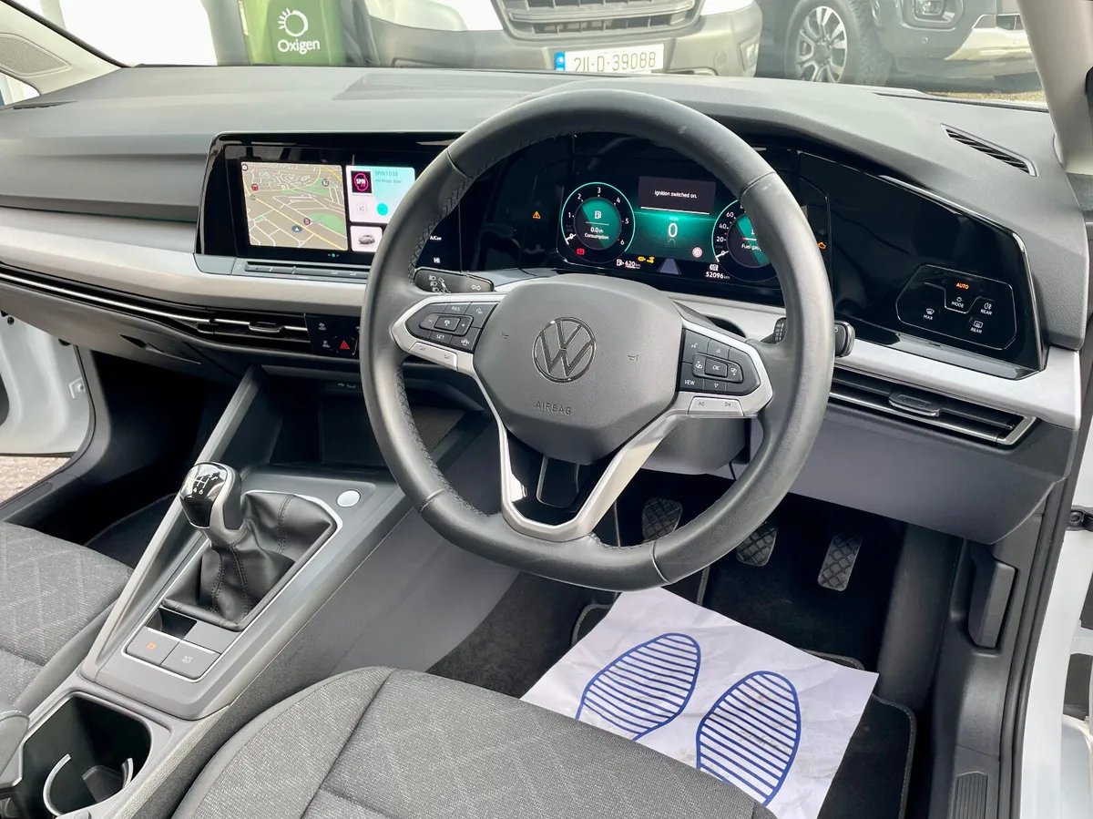 Volkswagen Golf Life 2.0TDI 115PS Hatchback,2023 - Image 3