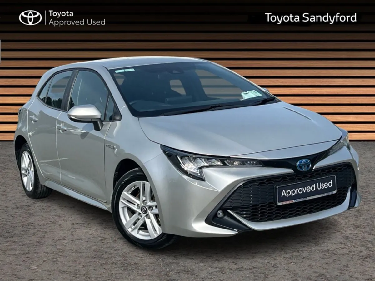 Toyota Corolla Hybrid Luna Hatchback // Rear Came - Image 1