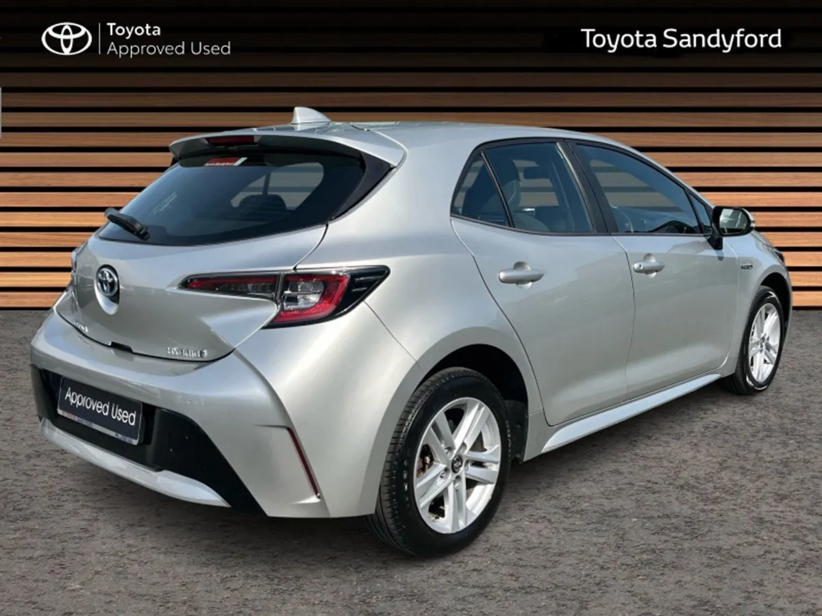 Toyota Corolla Hybrid Luna Hatchback // Rear Came - Image 2