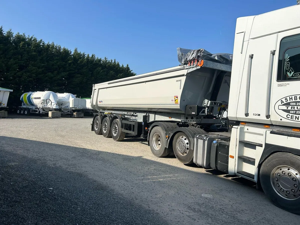 NEW SCHMITZ 8.2m TIPPER - Image 1
