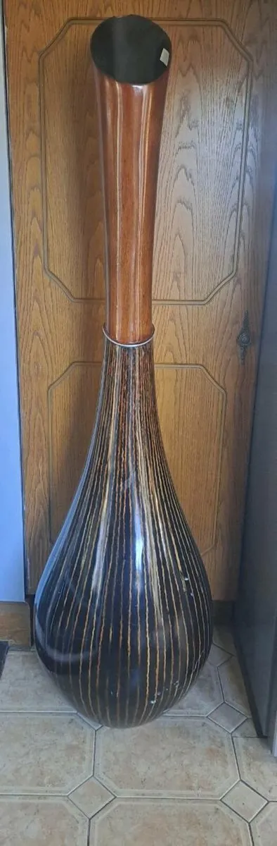 Large vase - Image 1