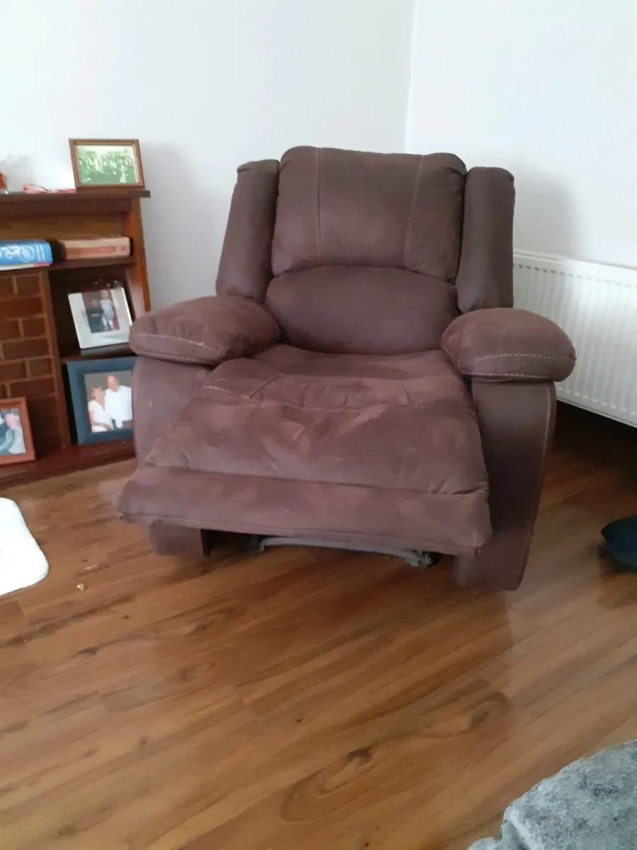 Recling couch - Image 1