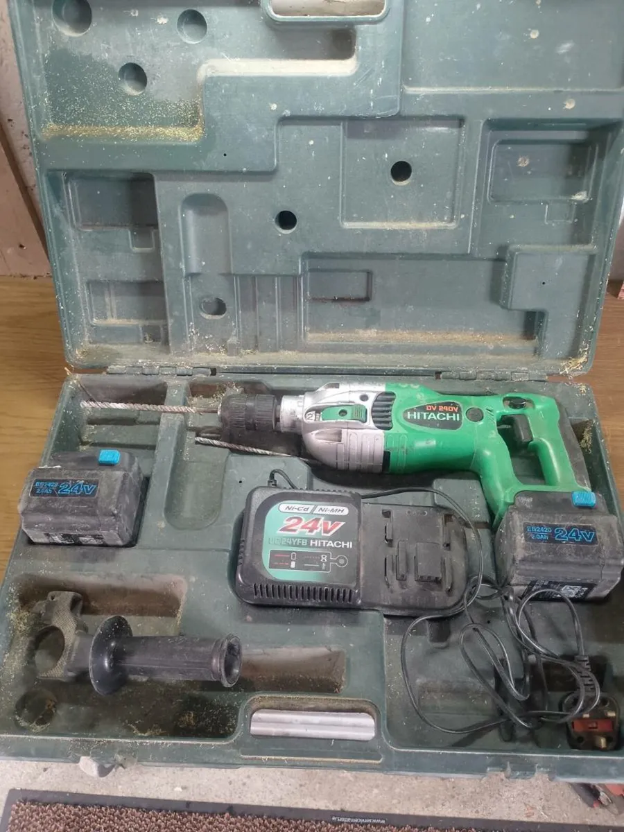 Hitachi battery hammer drill - Image 1