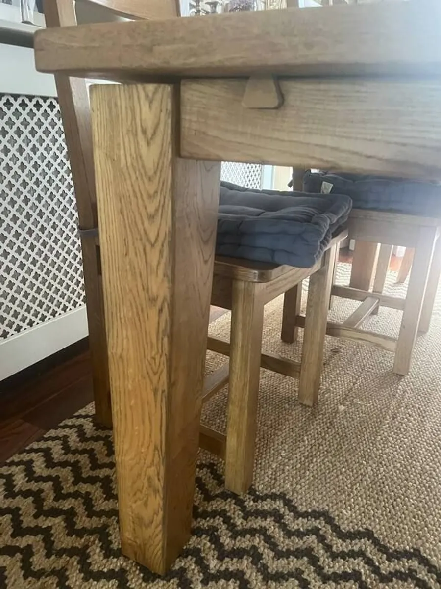 Solid wood dining table - Image 4